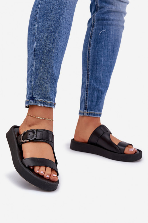 Zapatillas de cuero Femenino con una plataforma Zazoo 3024 de color negro Zapatillas de cuero Femenino con una plataforma Zazoo 3024 de color negro