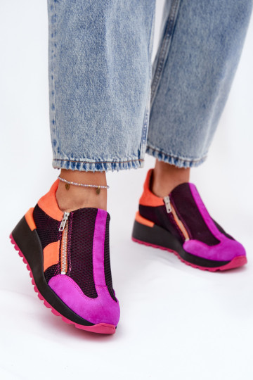 Zapatos modelo Sneakers de piel. Tiene queciejka 06853-15 de color negro