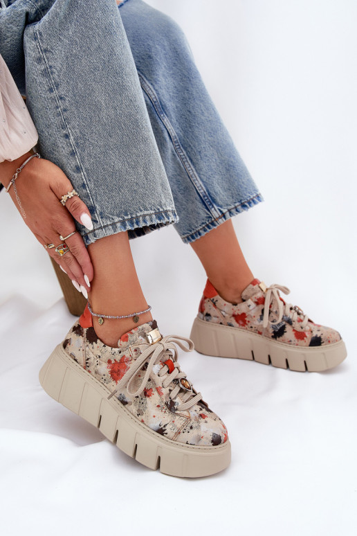 Piel Zapatillas modelo zapatos. con una plataforma Tiene queciejka 06891-18 beige