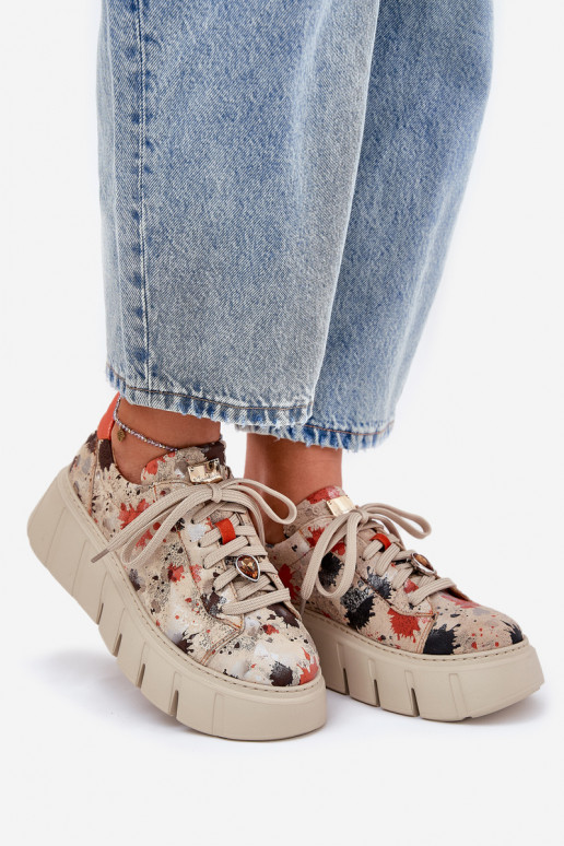 Piel Zapatillas modelo zapatos. con una plataforma Tiene queciejka 06891-18 beige