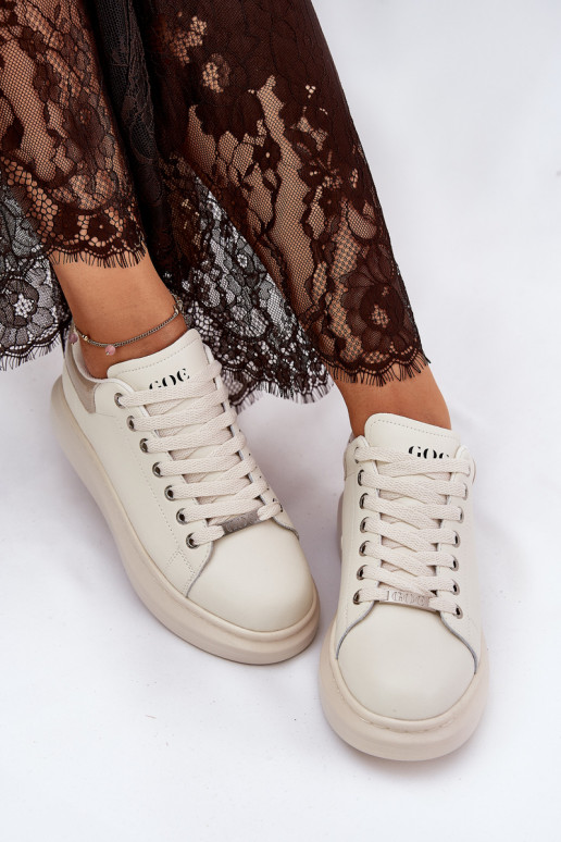 Piel Zapatillas modelo zapatos. Femenino con una plataforma GOE RR2N4004 beige