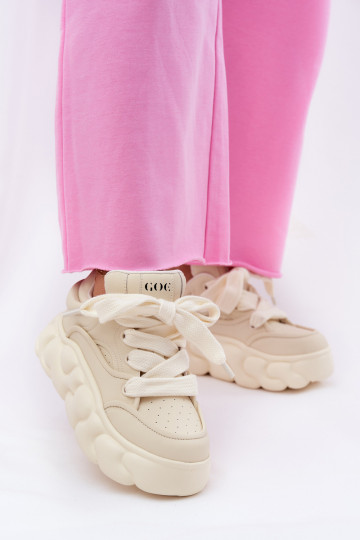 Piel Zapatillas modelo zapatos. Femenino con una plataforma GOE RR2N4043 beige