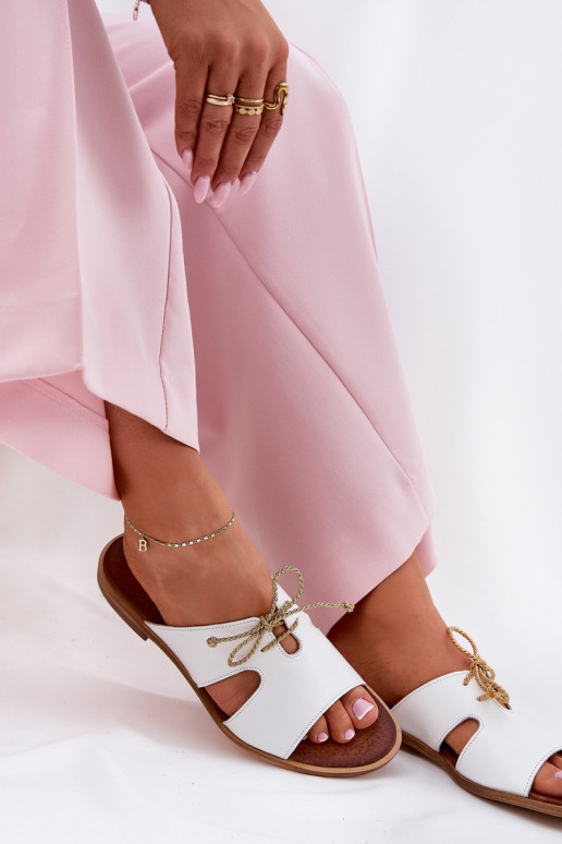 Zapatillas de cuero Femenino con tacones anchos Zazoo 3022 el color blanco Zapatillas de cuero Femenino con tacones anchos Zazoo 3022 el color blanco