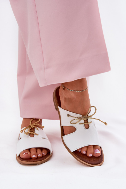 Zapatillas de cuero Femenino con tacones anchos Zazoo 3022 el color blanco Zapatillas de cuero Femenino con tacones anchos Zazoo 3022 el color blanco