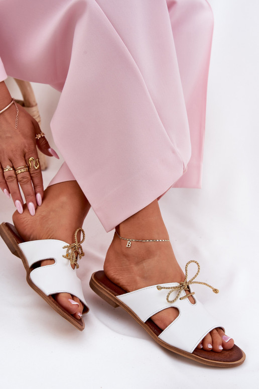 Zapatillas de cuero Femenino con tacones anchos Zazoo 3022 el color blanco Zapatillas de cuero Femenino con tacones anchos Zazoo 3022 el color blanco