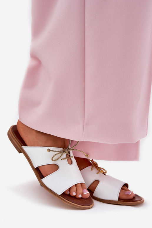 Zapatillas de cuero Femenino con tacones anchos Zazoo 3022 el color blanco Zapatillas de cuero Femenino con tacones anchos Zazoo 3022 el color blanco