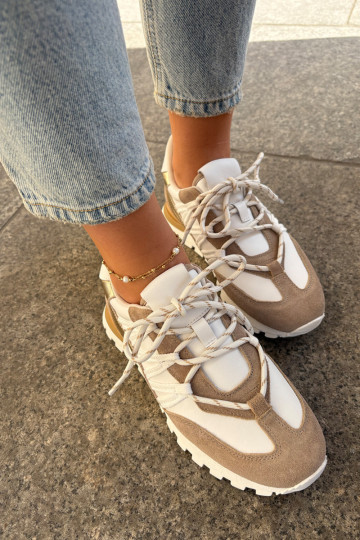Zapatillas de cuero para mujeres Artiker 56C1738 color arena-dorado