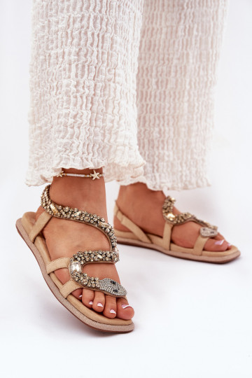 Sandalias de mujer con decoración e imitación de piel de serpiente de ante ecológico Artiker 56C1361 color arena