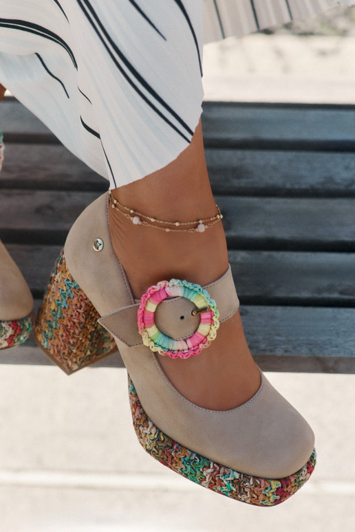 Zapatos de gamuza Con Trenza con tacones y plataforma Tiene queciejka 06839-04 beige Zapatos de gamuza Con Trenza con tacones y plataforma Tiene queciejka 06839-04 beige