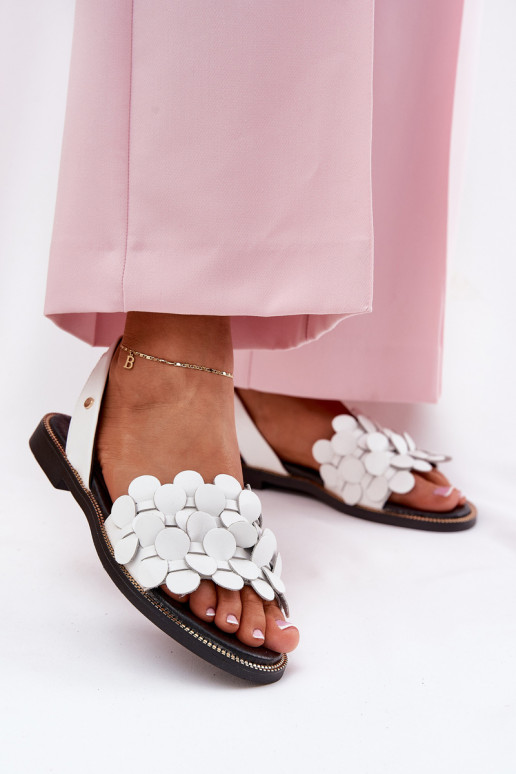 Sandalias de mujer con tacones anchos Zazoo 40425 el color blanco Sandalias de mujer con tacones anchos Zazoo 40425 el color blanco