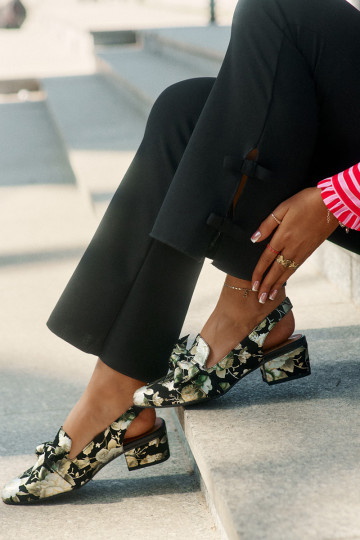 Zapatos de cuero con flores y lazos N6539-44 negros