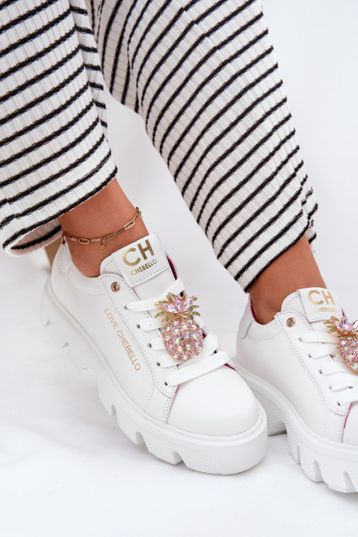 Piel Zapatillas modelo zapatos. para decorar Broszką Ananas CheBello 4651 el color blanco