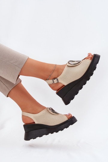 Sandalias de mujer con plataforma y adornos Artiker 56C0111 color arena