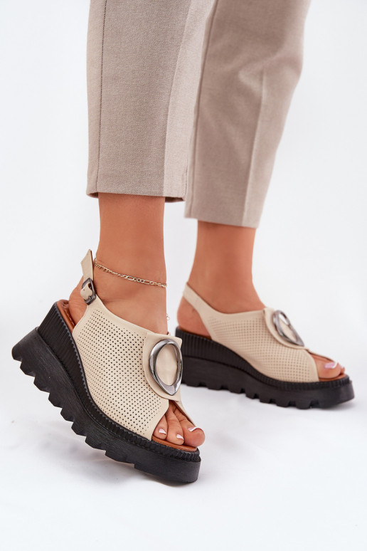 Sandalias de mujer Femenino en una cuña con adornos Artiker 56C0111 beige Sandalias de mujer Femenino en una cuña con adornos Artiker 56C0111 beige