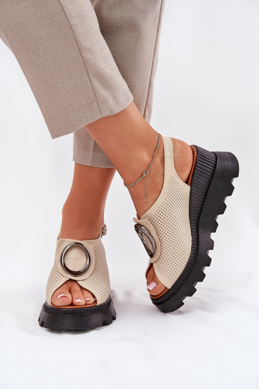 Sandalias de mujer Femenino en una cuña con adornos Artiker 56C0111 beige Sandalias de mujer Femenino en una cuña con adornos Artiker 56C0111 beige