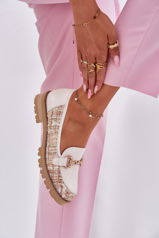 Piel mocasines de mujer Ze color doradom Detalem Laura Messi 2938 color marfil