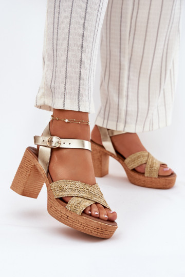 Sandalias doradas para mujer con tacones y tira trenzada Zazoo 40460