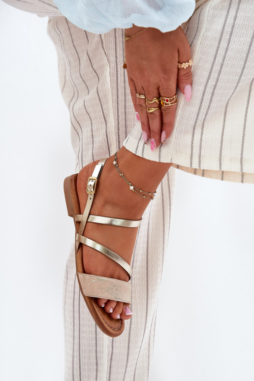 Sandalias de mujer Femenino con tacones anchos Tiene queciejka 06966-25 color dorado Sandalias de mujer Femenino con tacones anchos Tiene queciejka 06966-25 color dorado