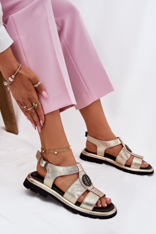 Sandalias de mujer Femenino con efecto barniz Con decoraciones Detalem Artiker 56C0689 color dorado Sandalias de mujer Femenino con efecto barniz Con decoraciones Detalem Artiker 56C0689 color dorado