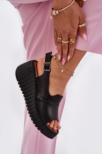 Sandalias de mujerActivadoturalnej Skóry en una cuña Artiker 54C0791 de color negro 2