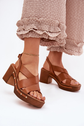 Sandalias de mujer con tacones. Zazoo 1081 color marrón