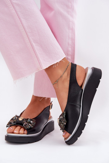 Sandalias de mujer Femenino en una cuña con cintas Zazoo 1882 de color negro