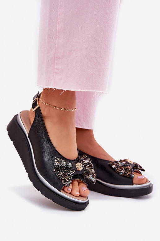 Sandalias de mujer Femenino en una cuña con cintas Zazoo 1882 de color negro Sandalias de mujer Femenino en una cuña con cintas Zazoo 1882 de color negro