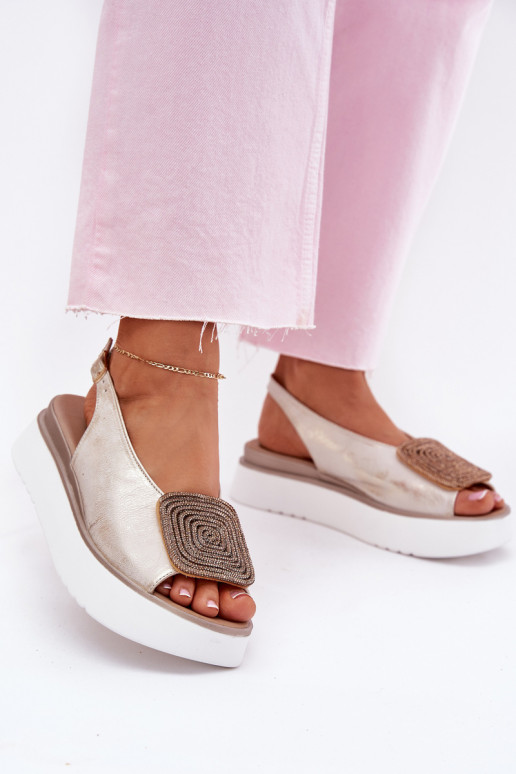 Zazoo 1786 Sandalias de mujer Femenino con una plataforma con adornos color dorado Przecierany Zazoo 1786 Sandalias de mujer Femenino con una plataforma con adornos color dorado Przecierany