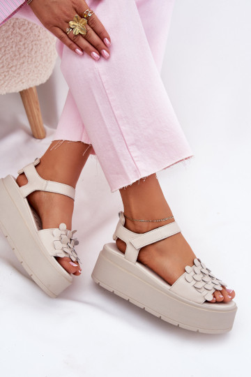 Sandalias de mujer Femenino con una plataforma CheBello 4701 beige