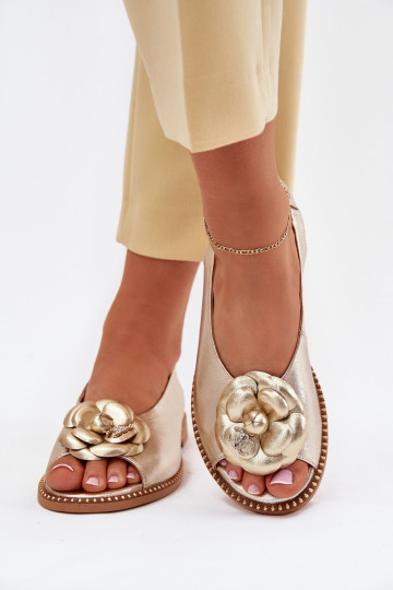 Sandalias de cuero planas doradas con ornamentos CheBello 4642 2