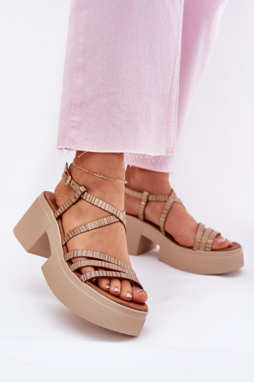 Sandalias de mujer Femenino Tiene queciejka 06990-25 color dorado 2