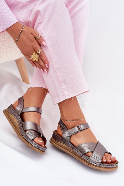 Sandalias de mujer Femenino con una plataforma Tiene queciejka L7064-35 color gris Sandalias de mujer Femenino con una plataforma Tiene queciejka L7064-35 color gris