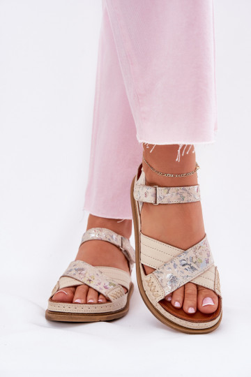 Sandalias de mujer Femenino con una plataforma Tiene queciejka L7064-37 color marfil