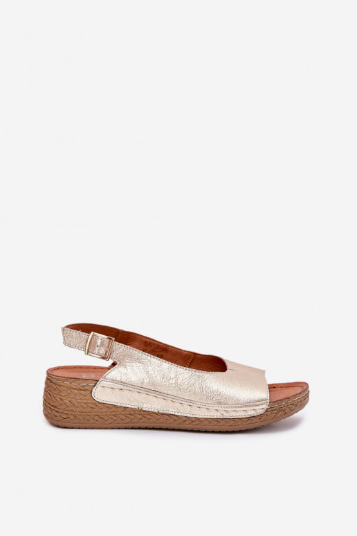 Sandalias de mujer Femenino en una cuña Tiene queciejka L7069 -25 color dorado Sandalias de mujer Femenino en una cuña Tiene queciejka L7069 -25 color dorado