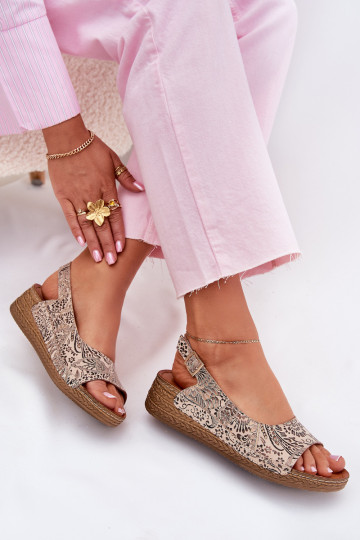 Sandalias de mujer Femenino en una cuña Tiene queciejka L7069-04 beige