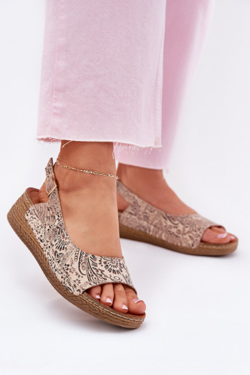 Sandalias de mujer Femenino en una cuña Tiene queciejka L7069-04 beige 2