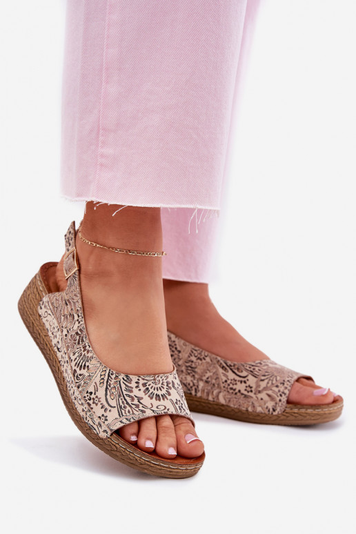 Sandalias de mujer Femenino en una cuña Tiene queciejka L7069-04 beige Sandalias de mujer Femenino en una cuña Tiene queciejka L7069-04 beige