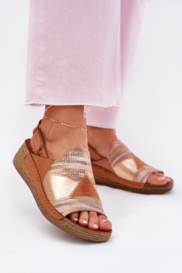 Sandalias de mujer Femenino en una cuña Con Trenza Tiene queciejka L7067-29 color marrón 2