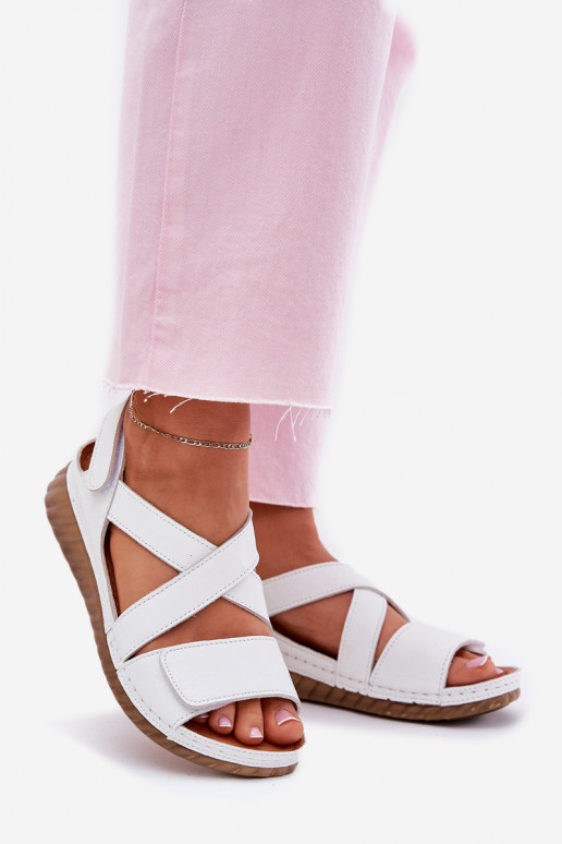 Sandalias de mujer Femenino con sujetadores adhesivos Tiene queciejka L6848-11 el color blanco Sandalias de mujer Femenino con sujetadores adhesivos Tiene queciejka L6848-11 el color blanco