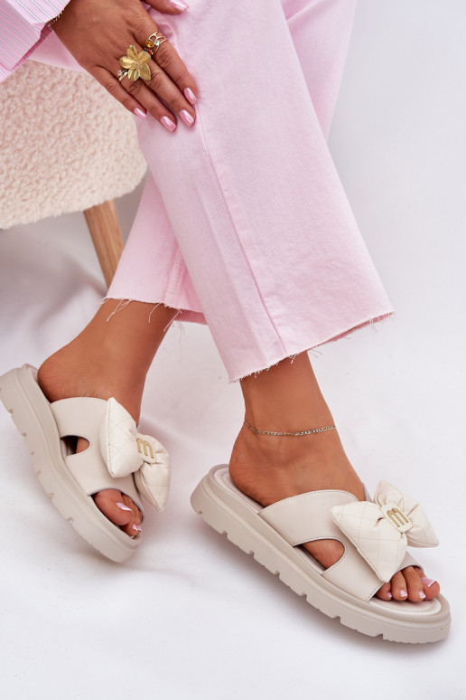 Zapatillas de cuero Femenino con una plataforma con cintas CheBello 4647 beige Zapatillas de cuero Femenino con una plataforma con cintas CheBello 4647 beige