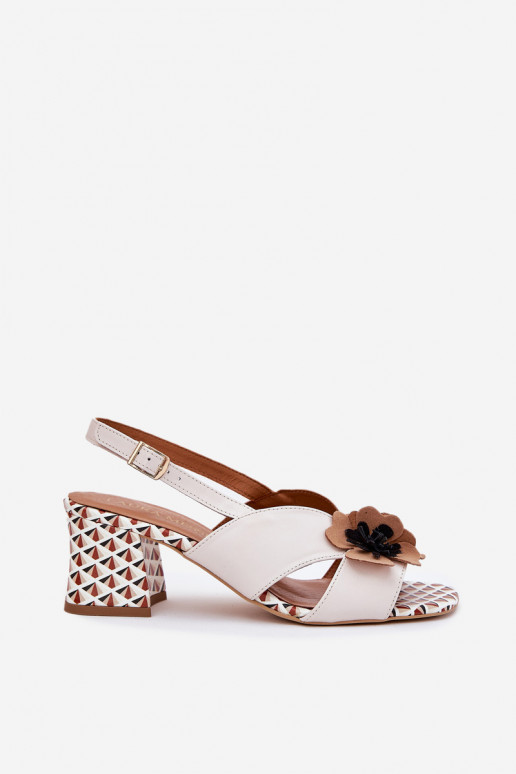 Piel Sandalias de tacón alto para mujer. con flores Laura Messi 2950 el color blanco Piel Sandalias de tacón alto para mujer. con flores Laura Messi 2950 el color blanco