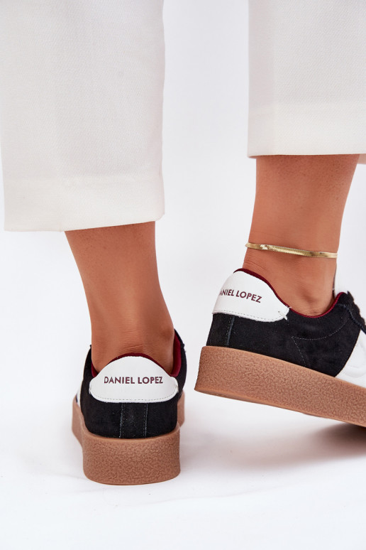 de gamuza Zapatillas modelo zapatos. Femenino Daniel Lopez Just Dare SS2D4021 de color negro de gamuza Zapatillas modelo zapatos. Femenino Daniel Lopez Just Dare SS2D4021 de color negro