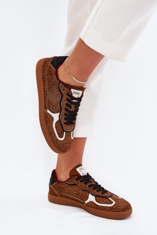 Zapatillas modelo zapatos. Femenino Daniel Lopez Just Dare SS2D4016 color marrón Zapatillas modelo zapatos. Femenino Daniel Lopez Just Dare SS2D4016 color marrón