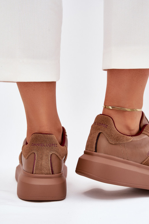Piel Femenino Zapatillas modelo zapatos. con una plataforma Daniel Lopez Just Dare SS2D4005 color marrón Piel Femenino Zapatillas modelo zapatos. con una plataforma Daniel Lopez Just Dare SS2D4005 color marrón