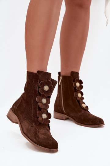 Botas de ante para mujer con elegantes detalles de flores Zazoo 3085 en color marrón