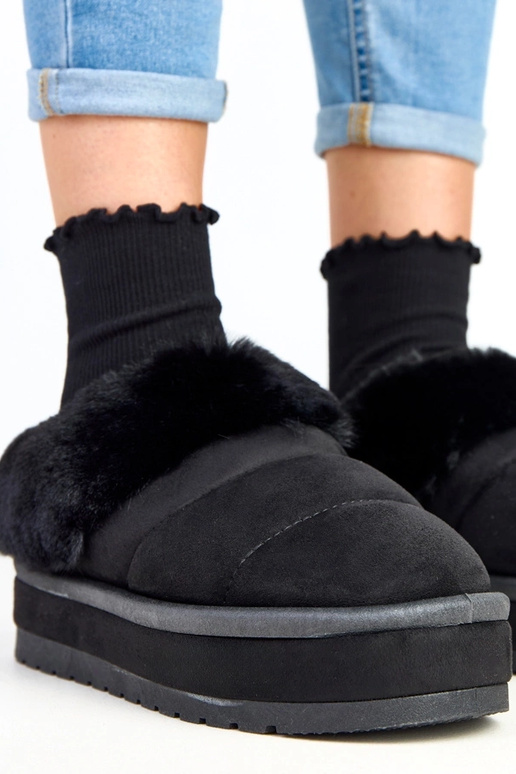 Botas de nieve cortas, negras,... Botas de nieve cortas, negras,...