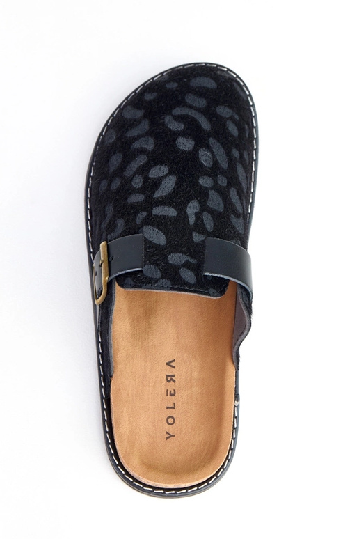 Chanclas femeninas negras con... Chanclas femeninas negras con...