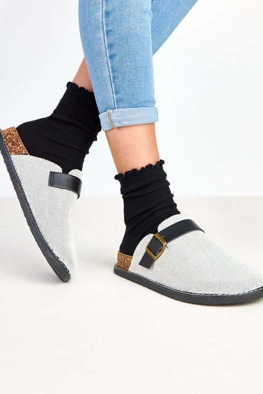 Chanclas negras con plataforma de... Chanclas negras con plataforma de...