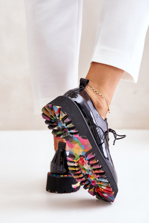 con efecto barniz zapatos Femenino con cordones Artiker 55C0497 de color negro