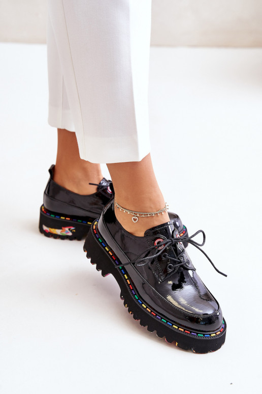 con efecto barniz zapatos Femenino con cordones Artiker 55C0497 de color negro